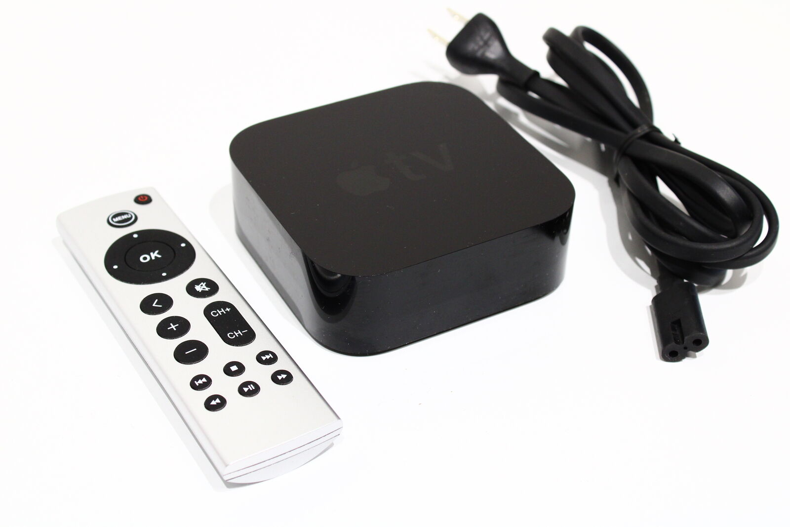 Apple TV (4th Generation) 32GB HD A1625 Media Streamer - Black