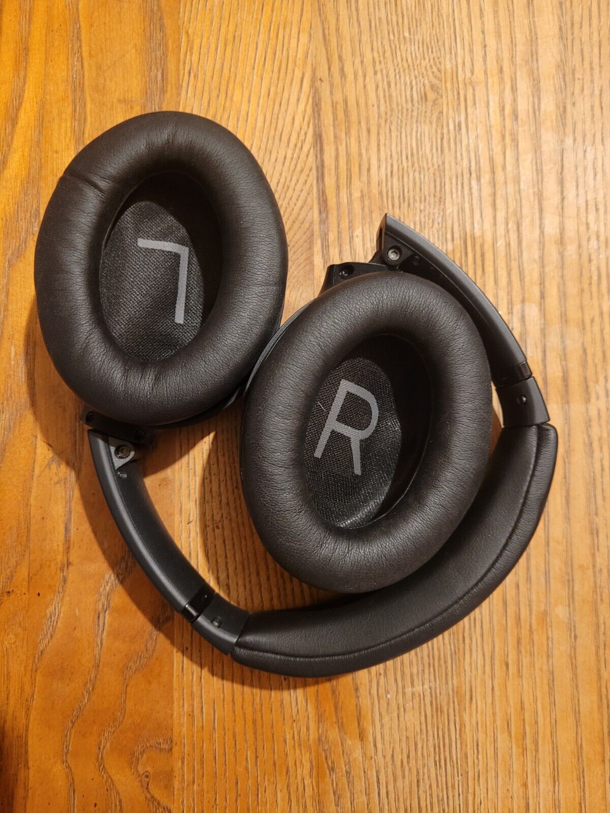 Bose QuietComfort 45 Noise Cancelling Headphones Used Only 4 Times.